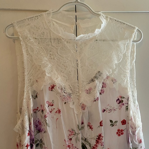 TORRID 
2X FLORAL PRINT LACE INSET CREPE TANK TOP - Picture 1 of 6